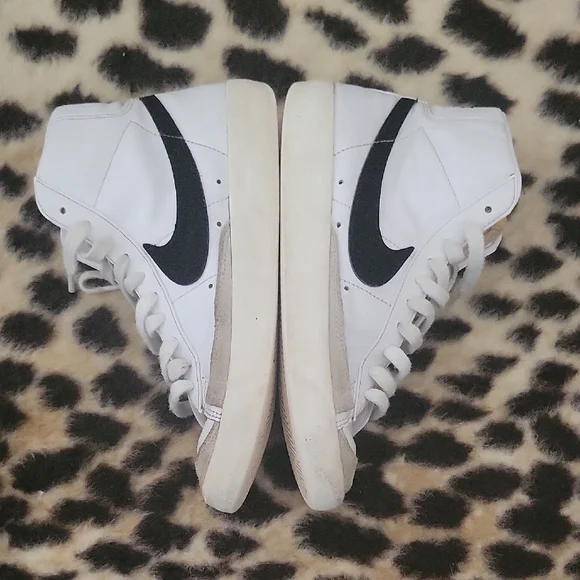 Nike Blazer Mid '77 Vintage White Black Sneakers | Women’s 7 - Picture 3 of 9